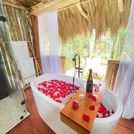 فندق Nuscaa Boutique Tree House & Spa بويرتو موريلوس المظهر الخارجي الصورة